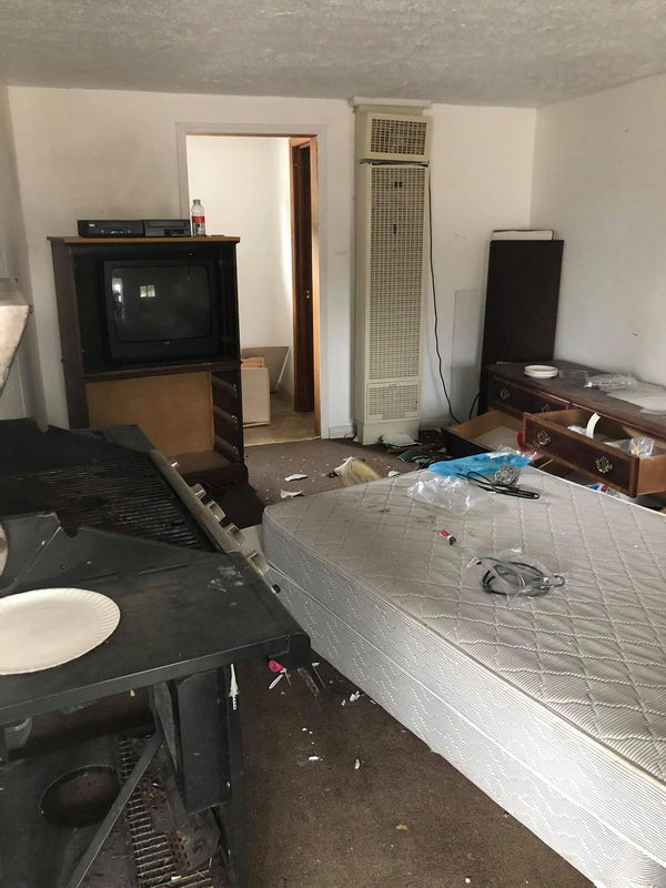 Hospitality House Motel (Marshall Motel) - From Steven Gauld On Facebook (newer photo)